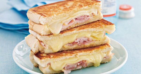 Panini au jambon et fromage
